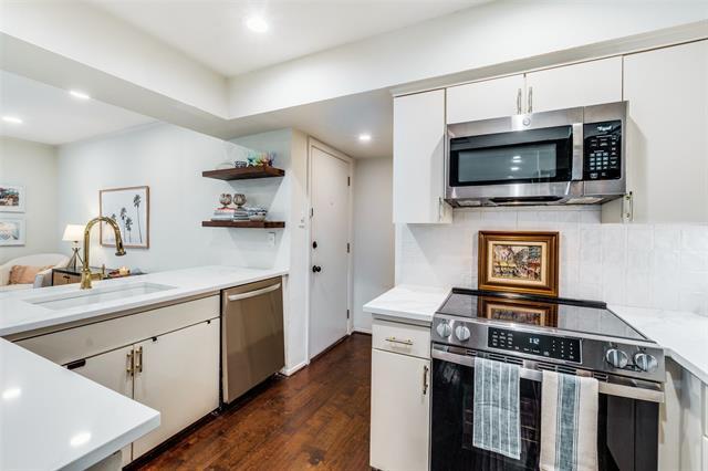 Building Photo - 6020 Birchbrook Dr