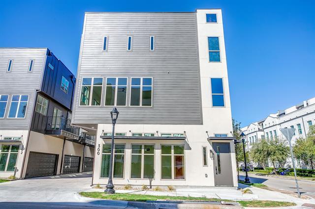 Building Photo - 300 Foch St