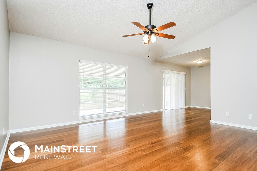 Building Photo - 4633 Cabbage Palm Dr