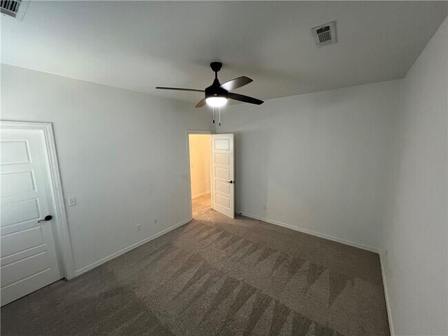 Building Photo - 819 Malbec Rd