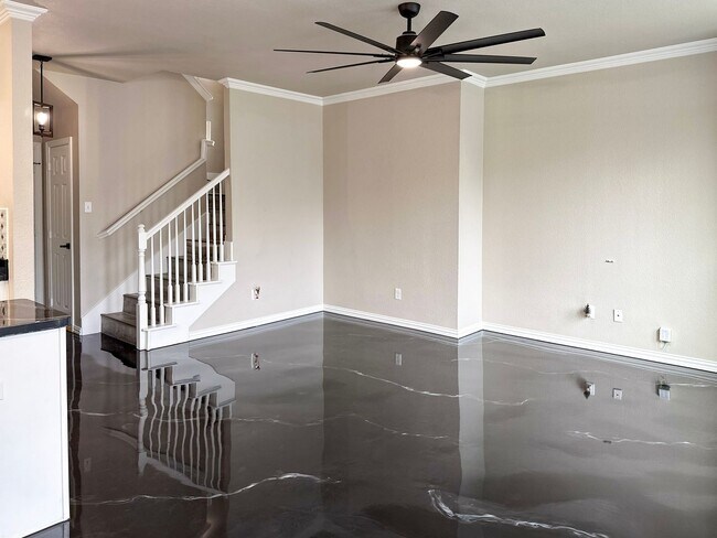 Building Photo - 505 Kingscote Ct