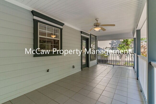 Building Photo - 302 W Spring St