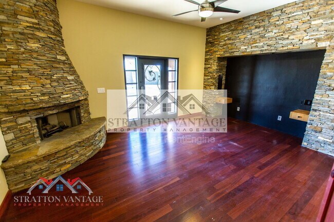 Building Photo - 39614 N 7th St