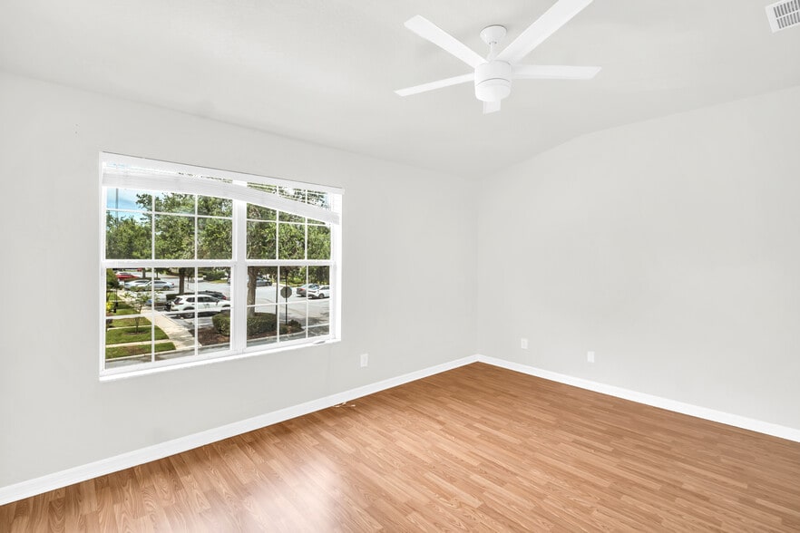 Building Photo - 1749 Sedgefield Ct