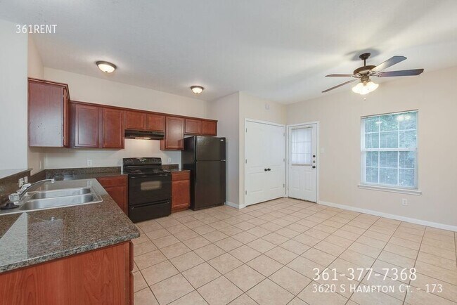 Building Photo - 3620 S Hampton Ct
