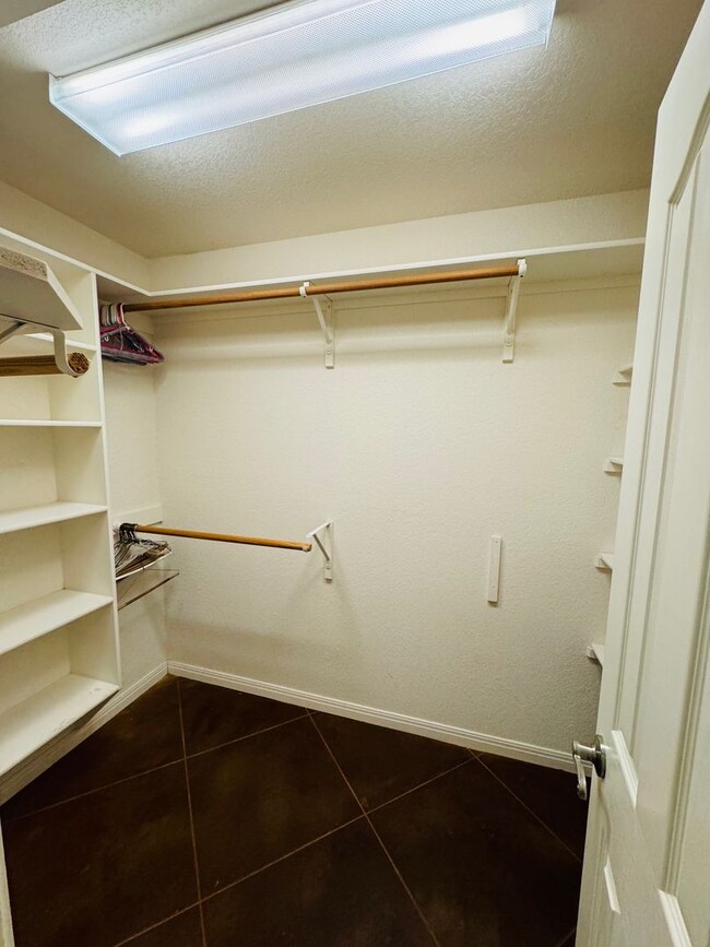 Building Photo - Beautiful China Spring Home