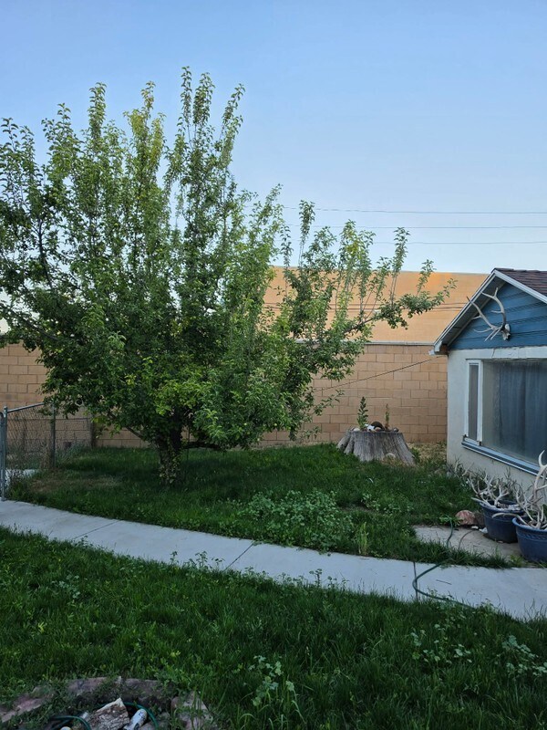 Building Photo - 1415 W 3350 S