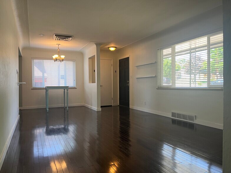 Building Photo - 4660 Perry St
