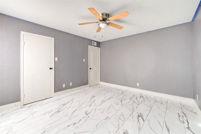 Building Photo - 12500 Sandpiper Dr