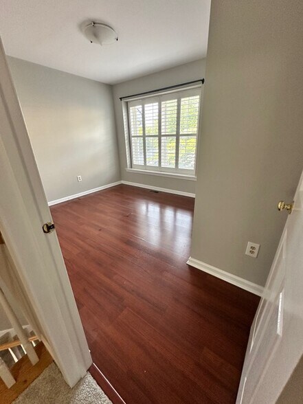 Bedroom 2 - 155 Weybridge Dr