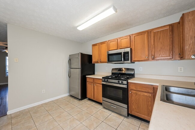 Building Photo - 86 Springbottom Dr SE