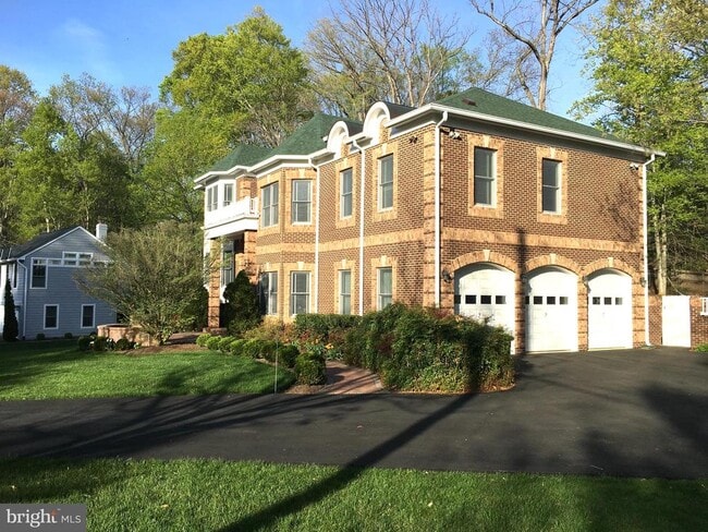 Building Photo - 8505 Howell Rd