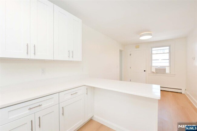 Building Photo - 244 Van Winkle Ave