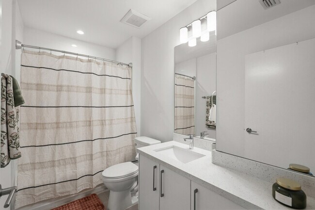 Building Photo - 1235 SW 27th Ave
