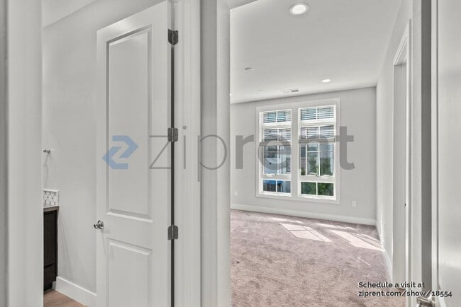 Building Photo - 842 Anson Ln