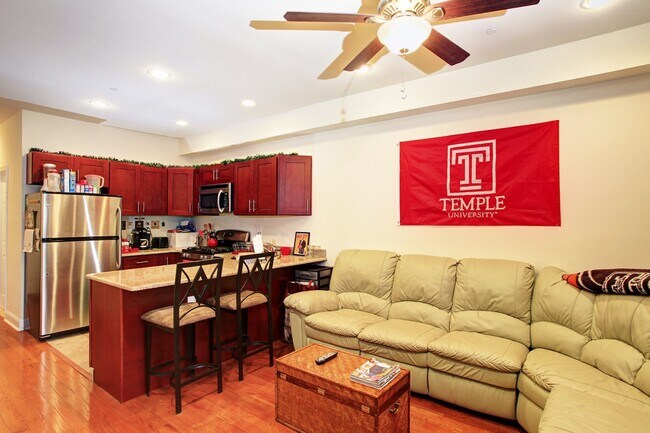 Primary Photo - 1708 Fontain St