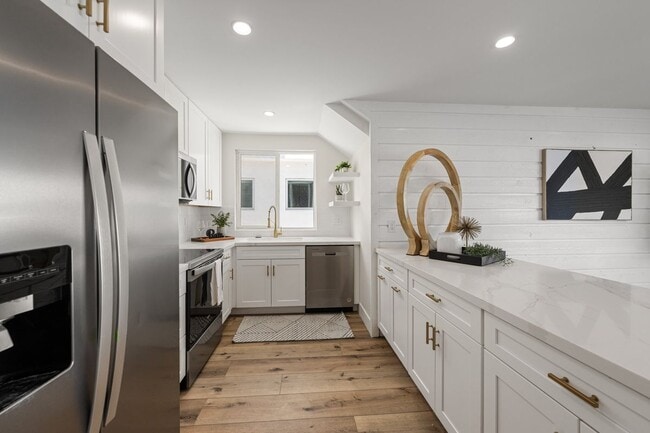 Building Photo - 212 Orange St