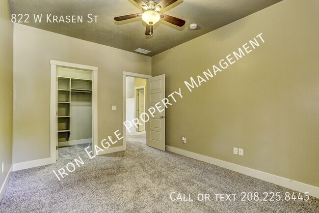 Building Photo - 822 W Krasen St