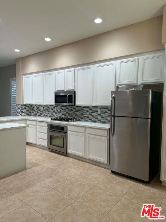 Building Photo - 40808 Eastwood Ln
