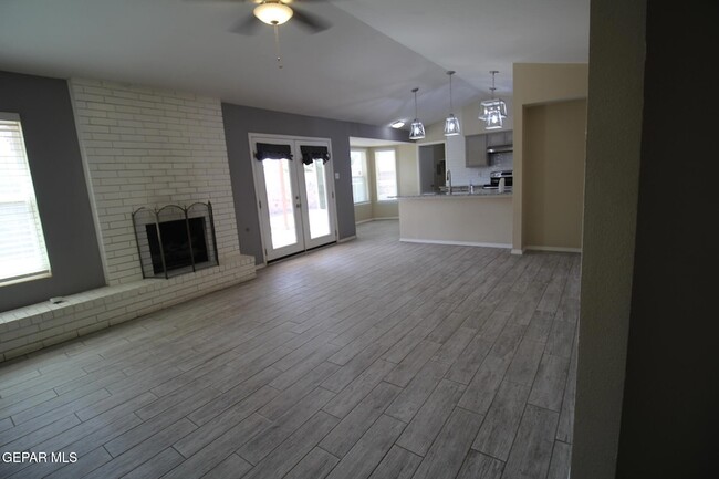 Building Photo - 351 Duanesburg St