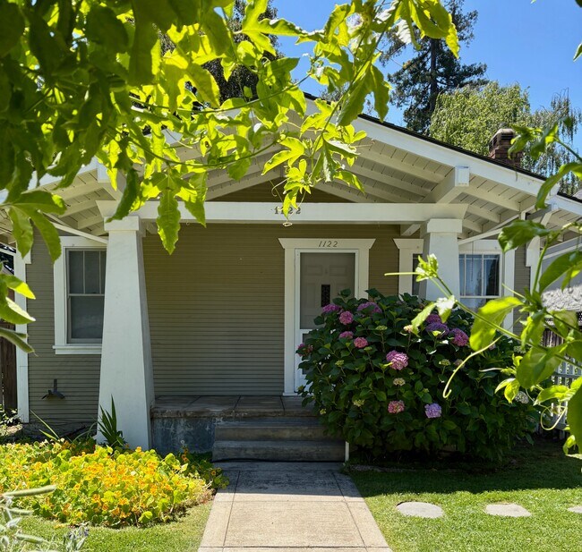 Building Photo - 1122 Channing Ave