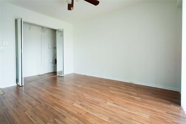 Building Photo - 300 SW 134th Way