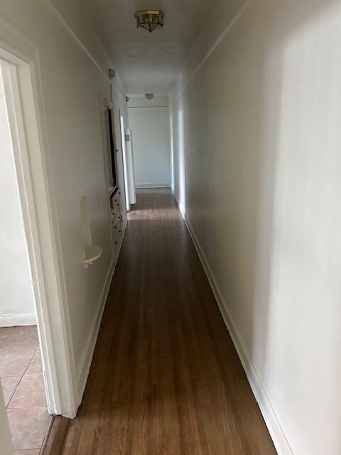 Building Photo - 1425 W 48th St