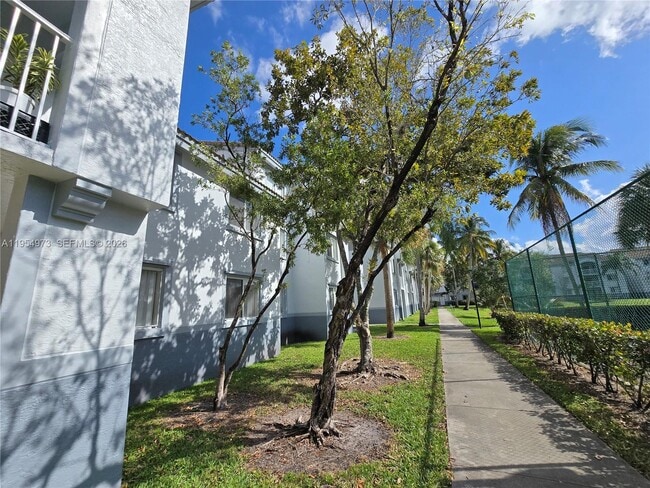 Building Photo - 2600 S University Dr