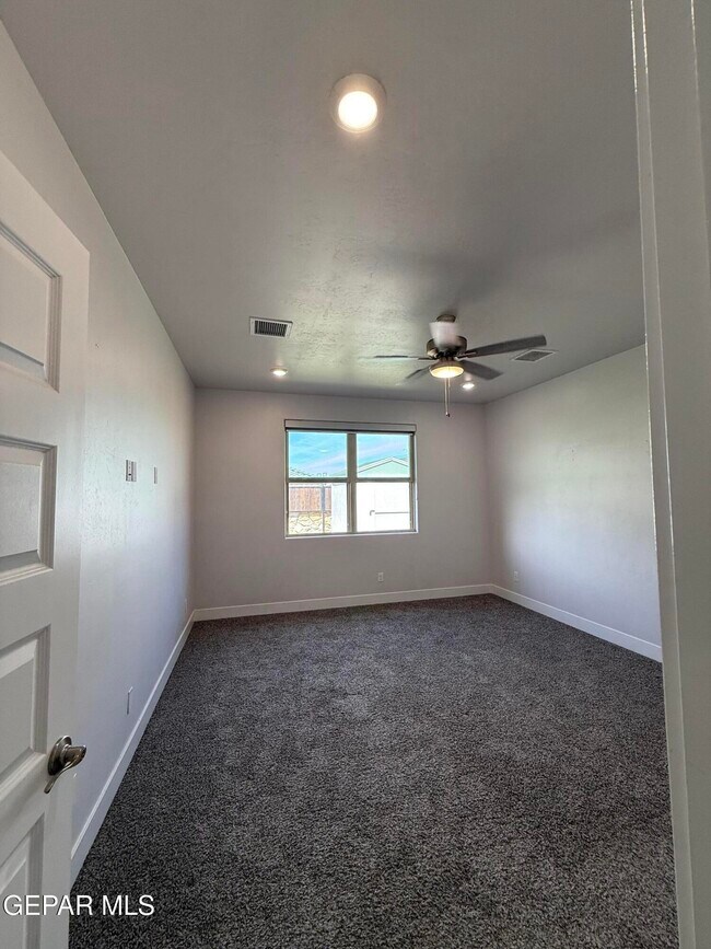 Building Photo - 2233 Sandstone Pl