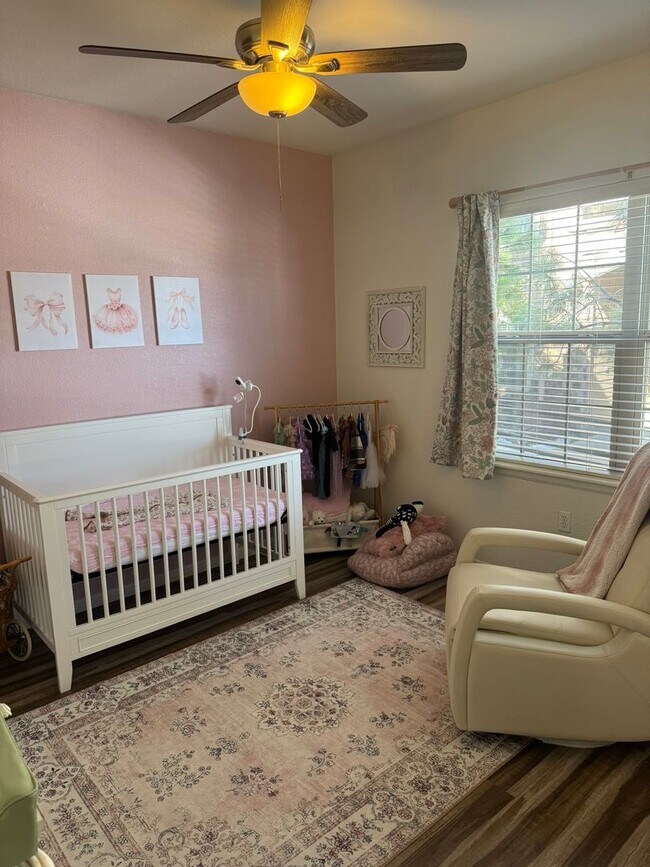 Building Photo - Beautifully Remodeled 3-Bed Condo in the Heart of Parker — Ground-Level, Stylish, and Steps From ...