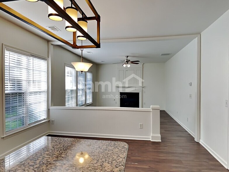 Building Photo - 2264 Monthemer Cove