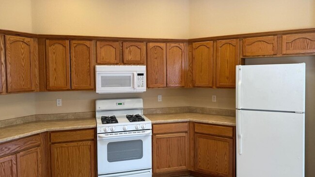 Building Photo - 9909 Geneva Dr NW
