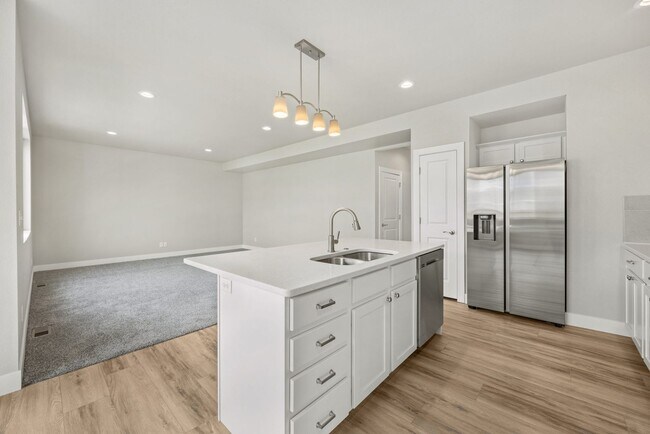 Building Photo - Like-New 3-Bedroom Home in Promontory Neighborhood