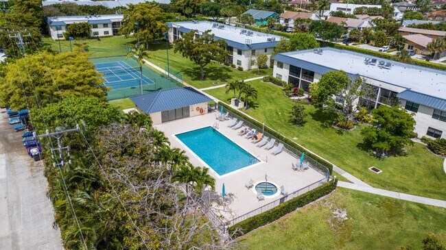 Building Photo - 3020 Florida Blvd