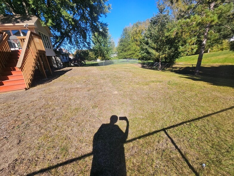 Building Photo - 10259 Englewood Dr