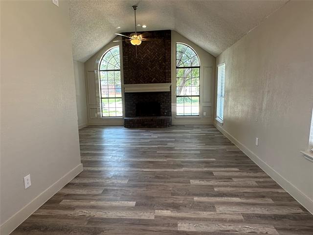 Building Photo - 1581 Glenmore Dr