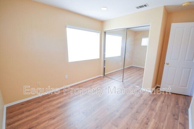 Building Photo - 93 Azusa Ave