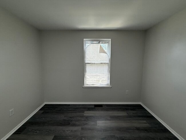 Building Photo - 2041 Harbour Dr