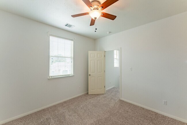 Building Photo - 4514 Senda Ln
