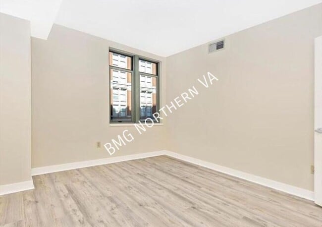 Building Photo - 1150 K St NW