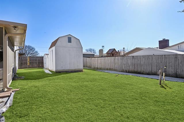 Building Photo - 2106 Avalon Ln