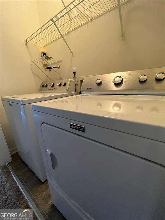 Building Photo - 6996 Kingswood Run Dr