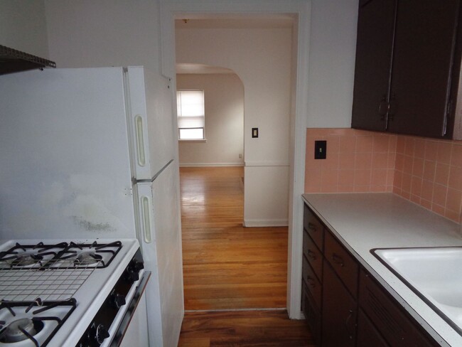 Building Photo - 2925 S 40th St