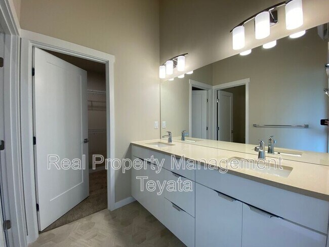 Building Photo - 809 Northview St