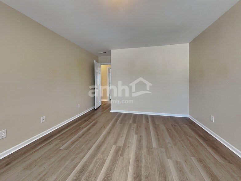 Building Photo - 3597 Locklear Ln