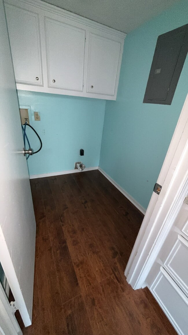 Building Photo - Reservoir living with utilities included for $2200!!