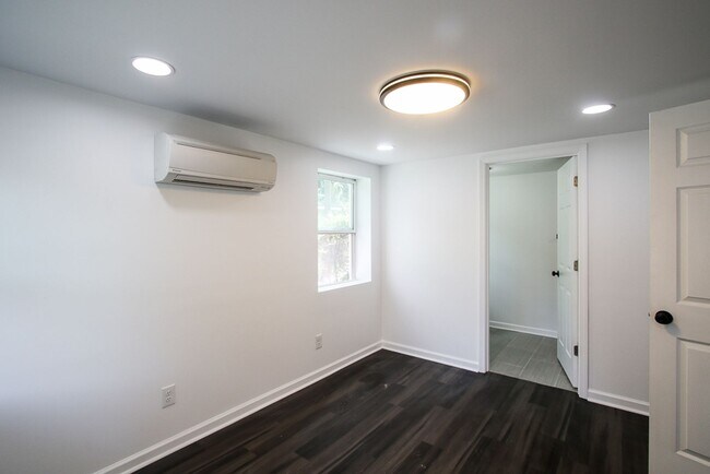 Building Photo - Adorable New Build 1-Bedroom Apartment