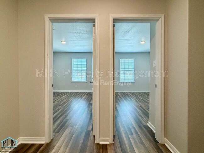 Building Photo - 10950 Chippewa Trce