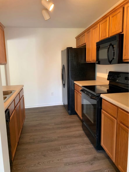 Building Photo - 759 Bellview Way