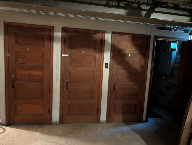 Building Photo - 1bd/1ba Condo near UofM and Dinkytown w/ 1...